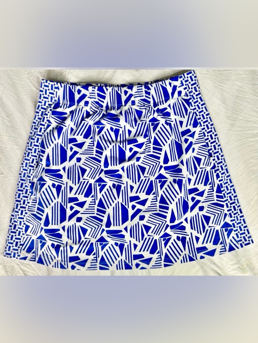 J McLaughlin Blue & White Geometric Skort